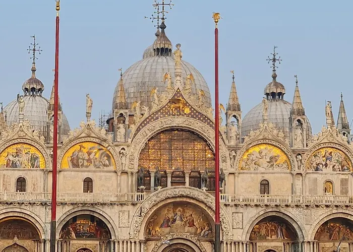 Friendly Venice Suites